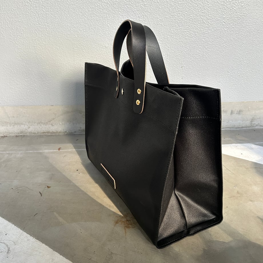 "Lightweight and wipeable" Coated PVC (Rectangle L) BLACK