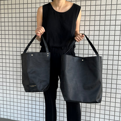  "Lightweight and wipeable" black camouflage PVC processed (one-shoulder) small)