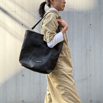 「軽くて拭ける」Coated PVC Camouflage（Shoulder BAG)