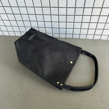  "Lightweight and wipeable" black camouflage PVC processed (one-shoulder) small)