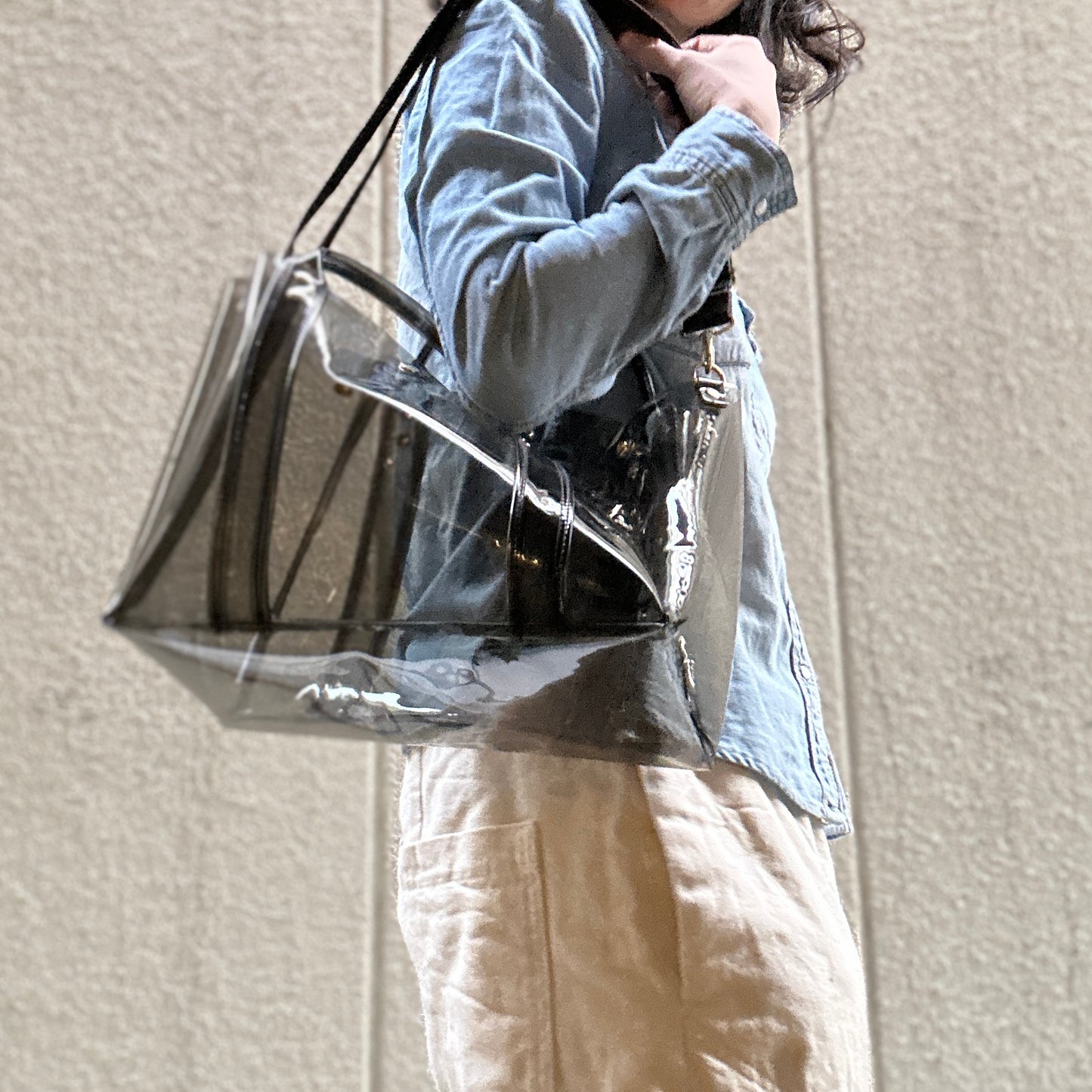 ＜新作＞カラーPVCクリアバッグ（オールクリアトートM)クリアグレー