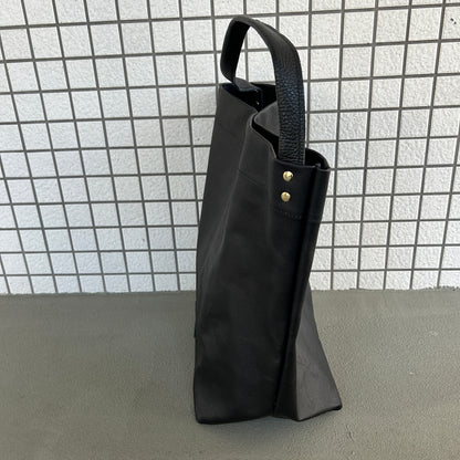  "Lightweight and wipeable" Black camouflage PVC processed (one-shoulder) Large