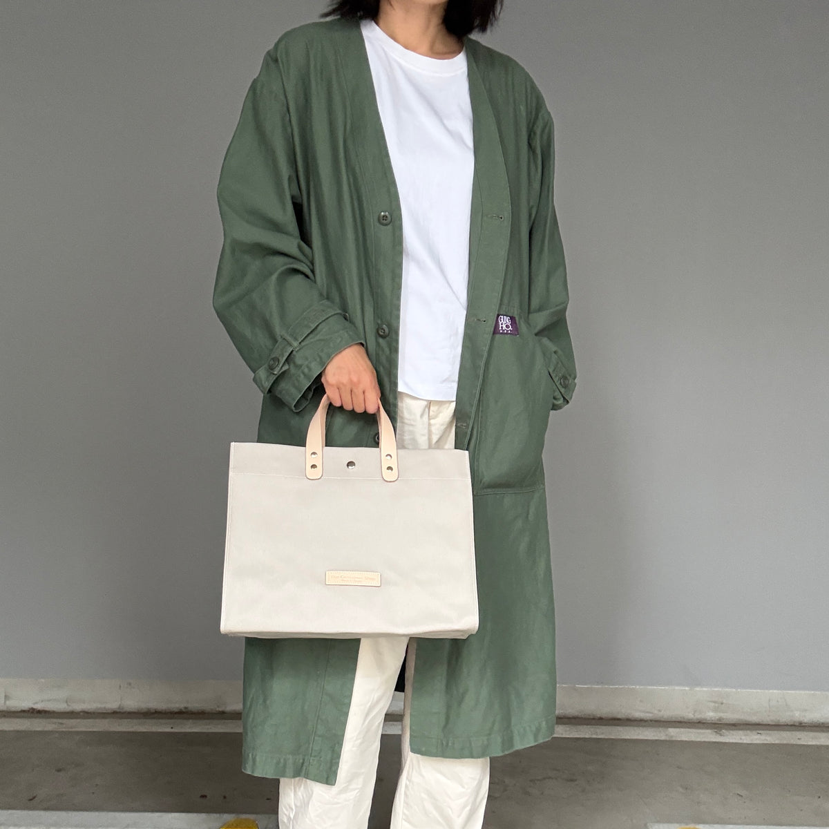 「軽くて拭ける」Coated PVC（レクタングル L）Silver Grey