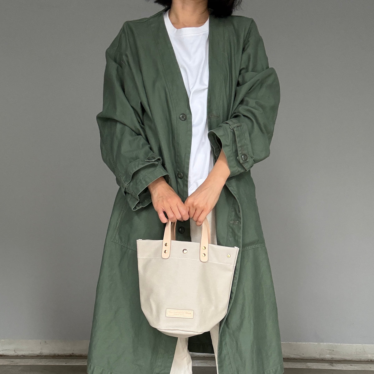 「軽くて拭ける拭ける」PVC加工（Round Bottom B）Silver Grey