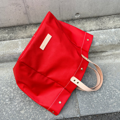 「軽くて拭ける」Coated PVC（SQL）SCARLET