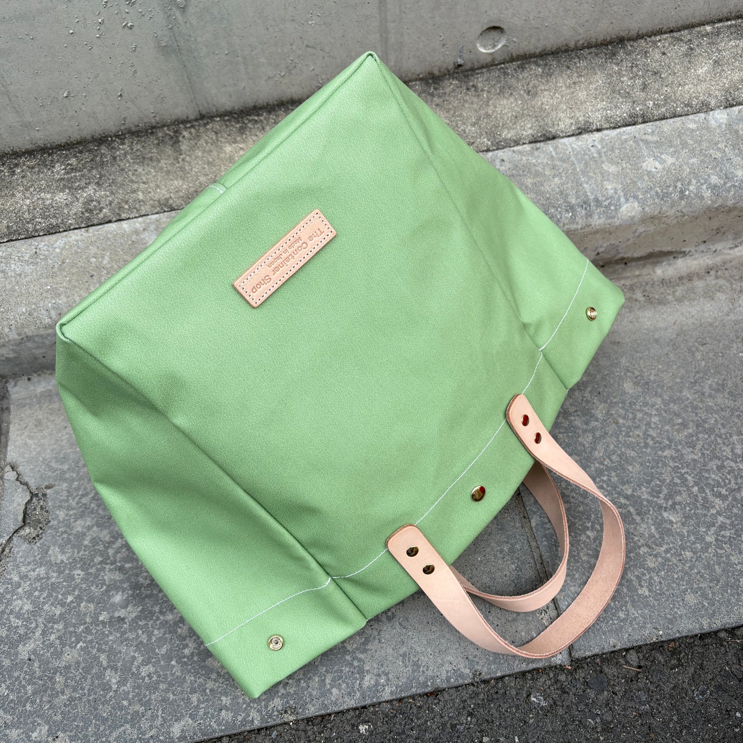 「軽くて拭ける」Coated PVC（SQL）PEAGREEN