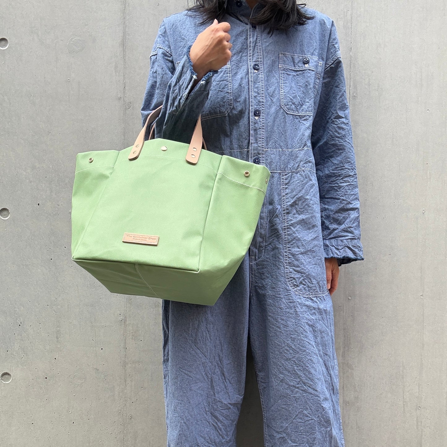 「軽くて拭ける」Coated PVC（SQL）PEAGREEN