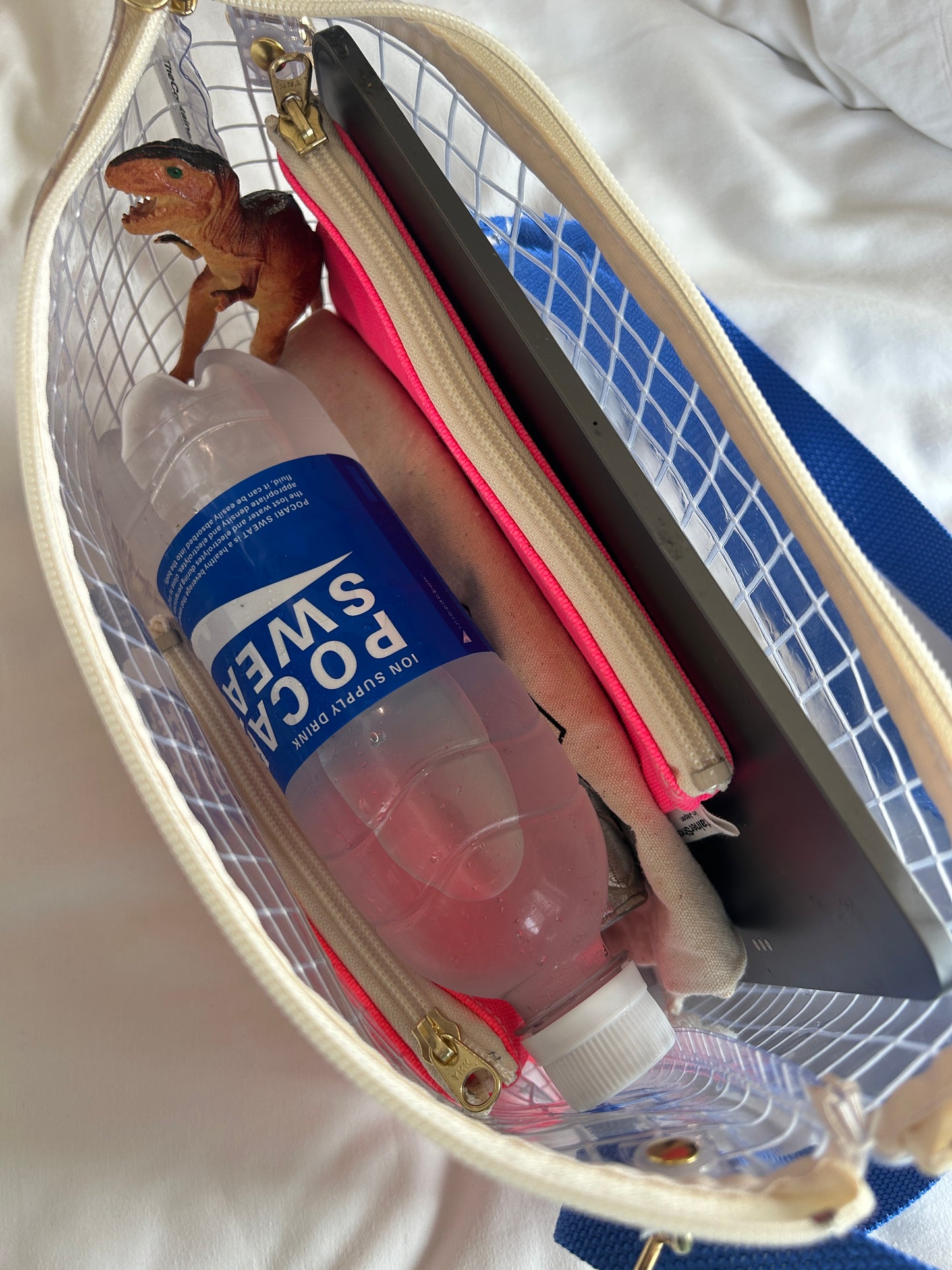 3900 yen 💛❤️💚 Clear Industrial Materials Pochette (M)