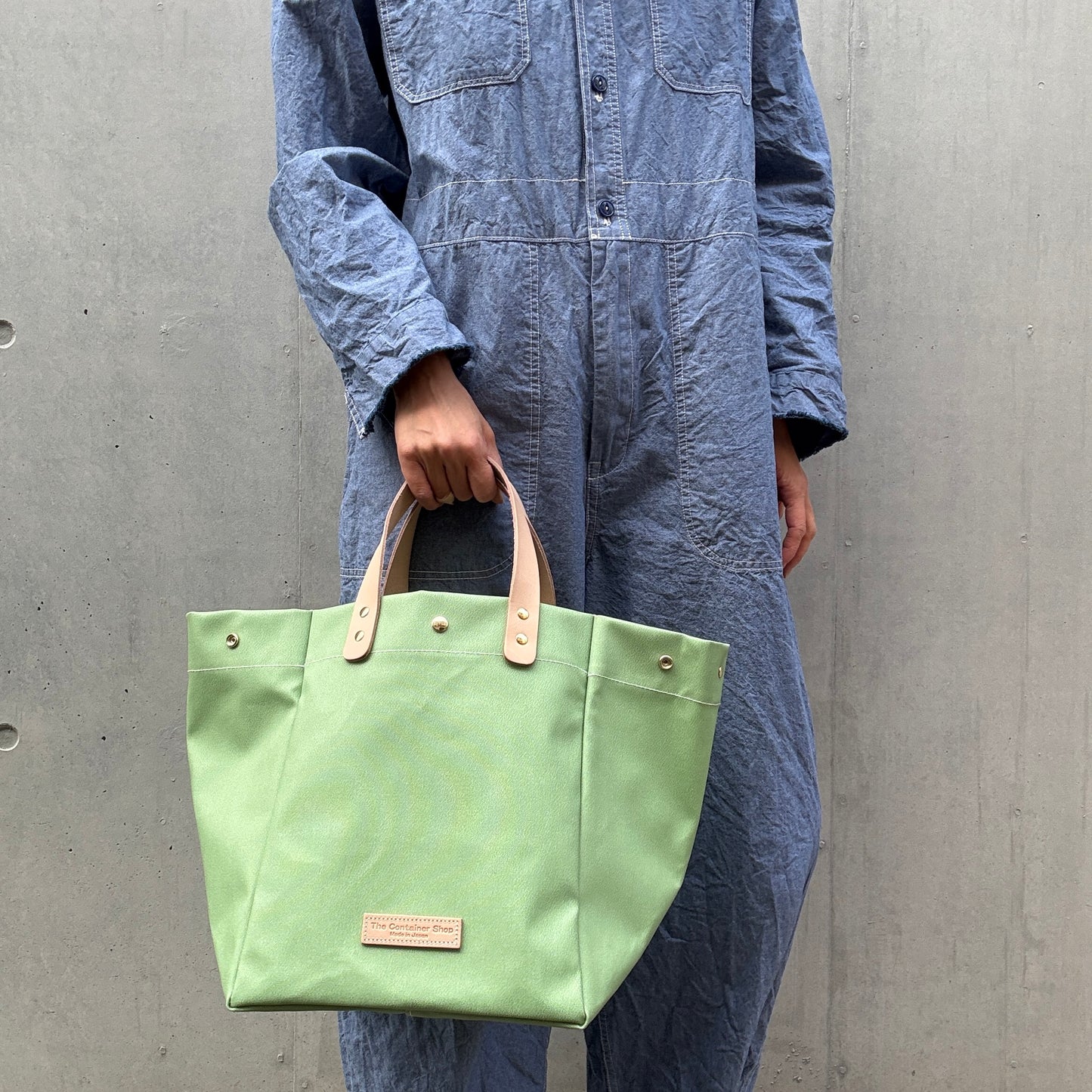 「軽くて拭ける」Coated PVC（SQL）PEAGREEN