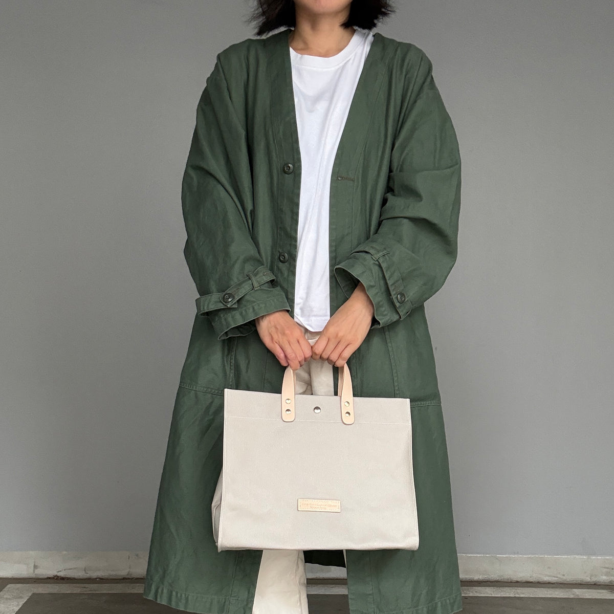 「軽くて拭ける」Coated PVC（レクタングル L）Silver Grey