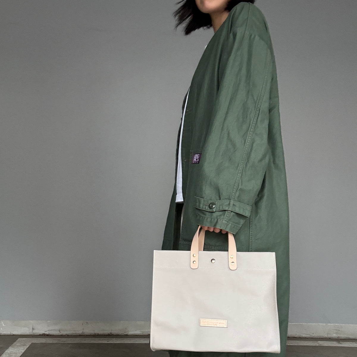「軽くて拭ける」Coated PVC（レクタングル L）Silver Grey
