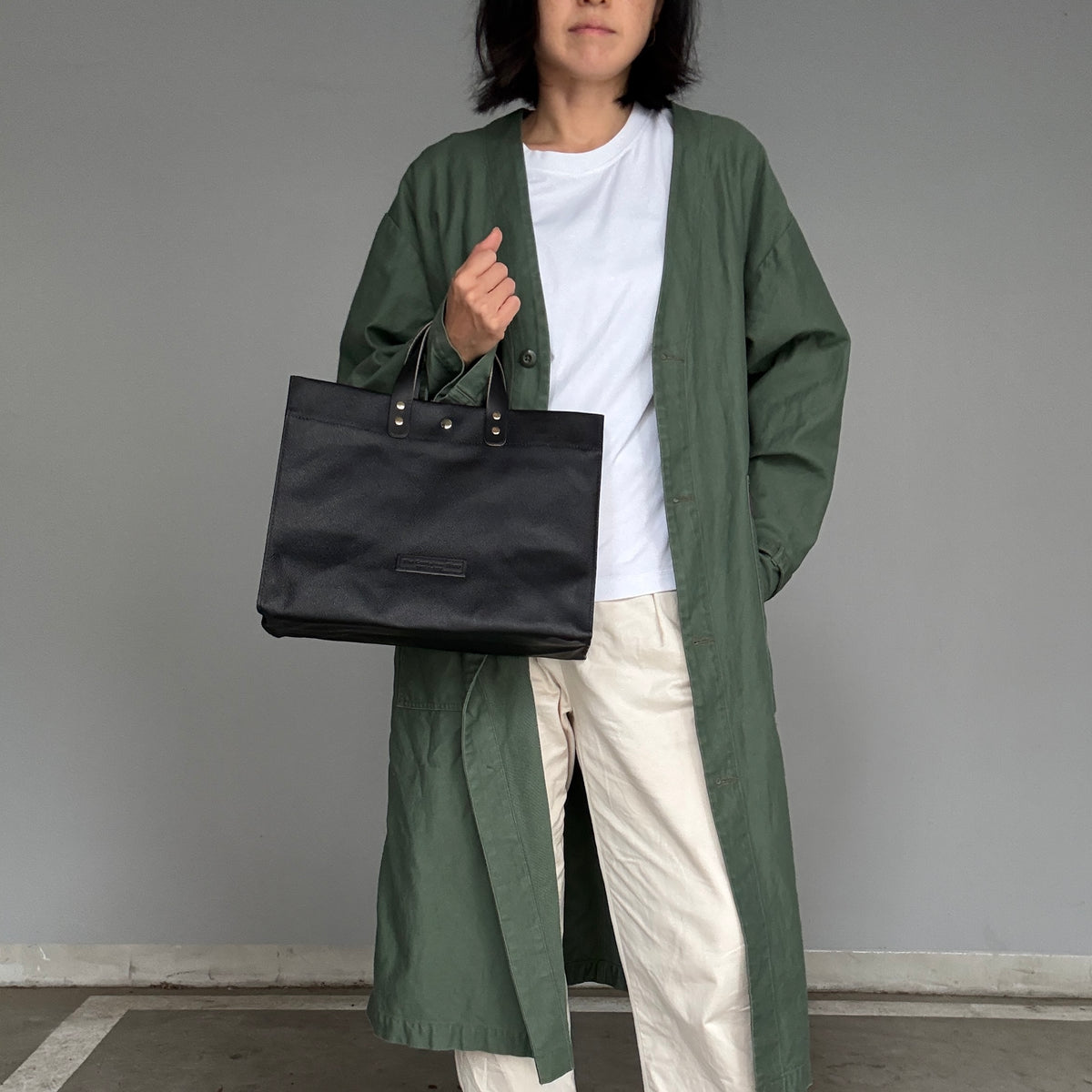 「軽くて拭ける」Coated PVC（レクタングル L）Black