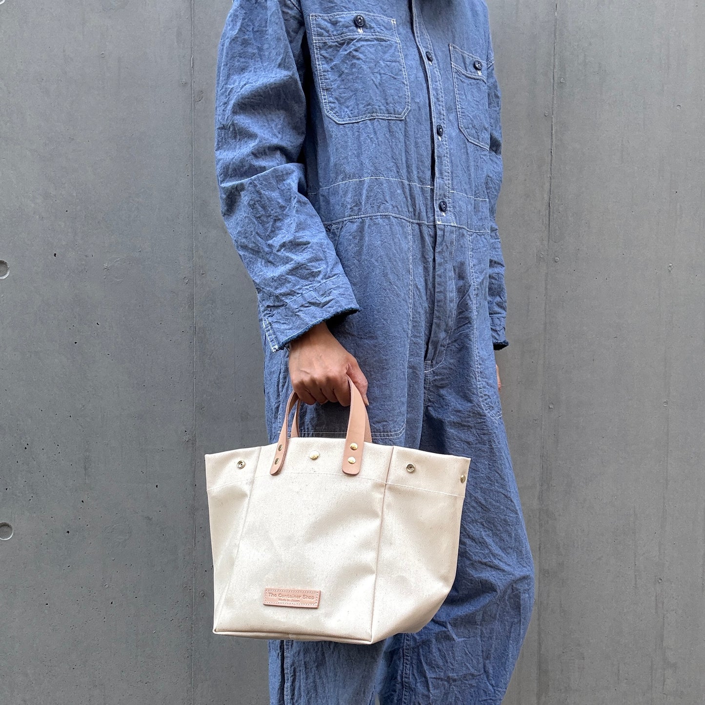 "Lightweight and wipeable" Coated PVC (SQ) IVORY