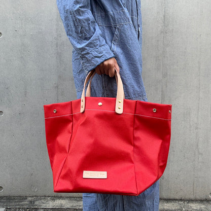 「軽くて拭ける」Coated PVC（SQL）SCARLET