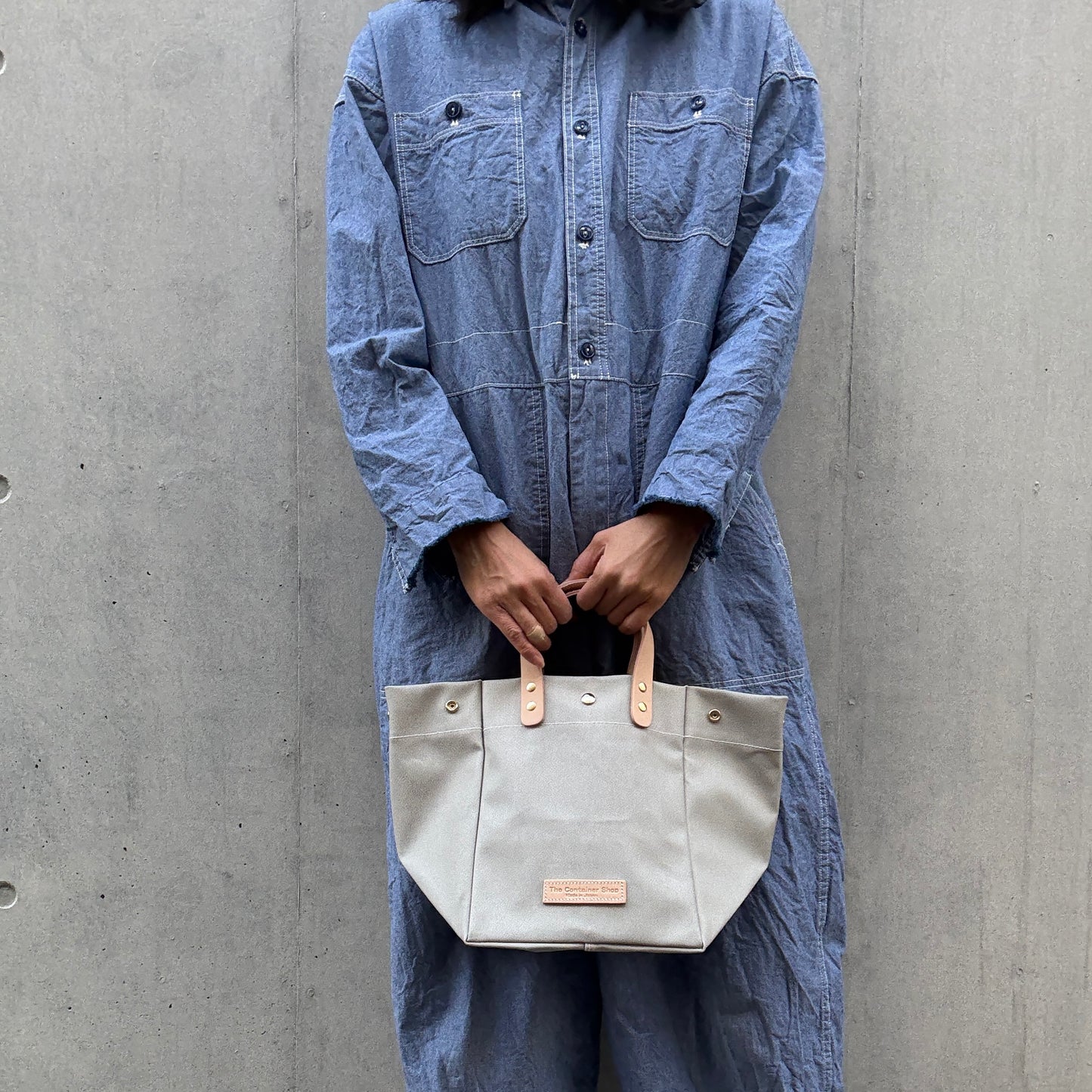 "Lightweight and easy to wipe" Coated PVC (SQ) SILVER GREY