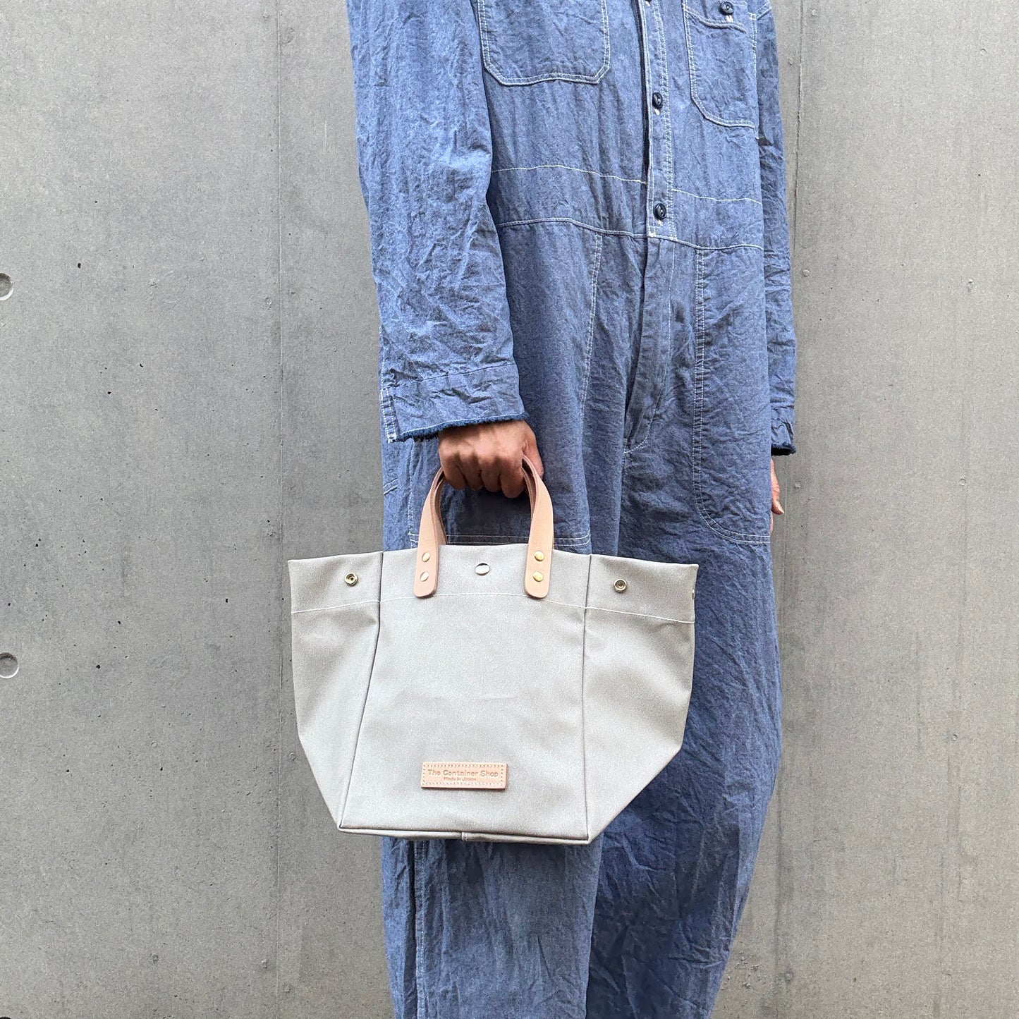 "Lightweight and easy to wipe" Coated PVC (SQ) SILVER GREY