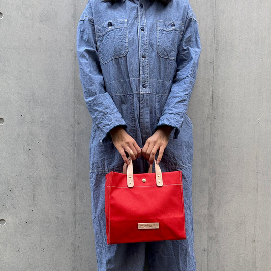 「軽くて拭ける」Coated PVC（レクタングルM） SCARLET