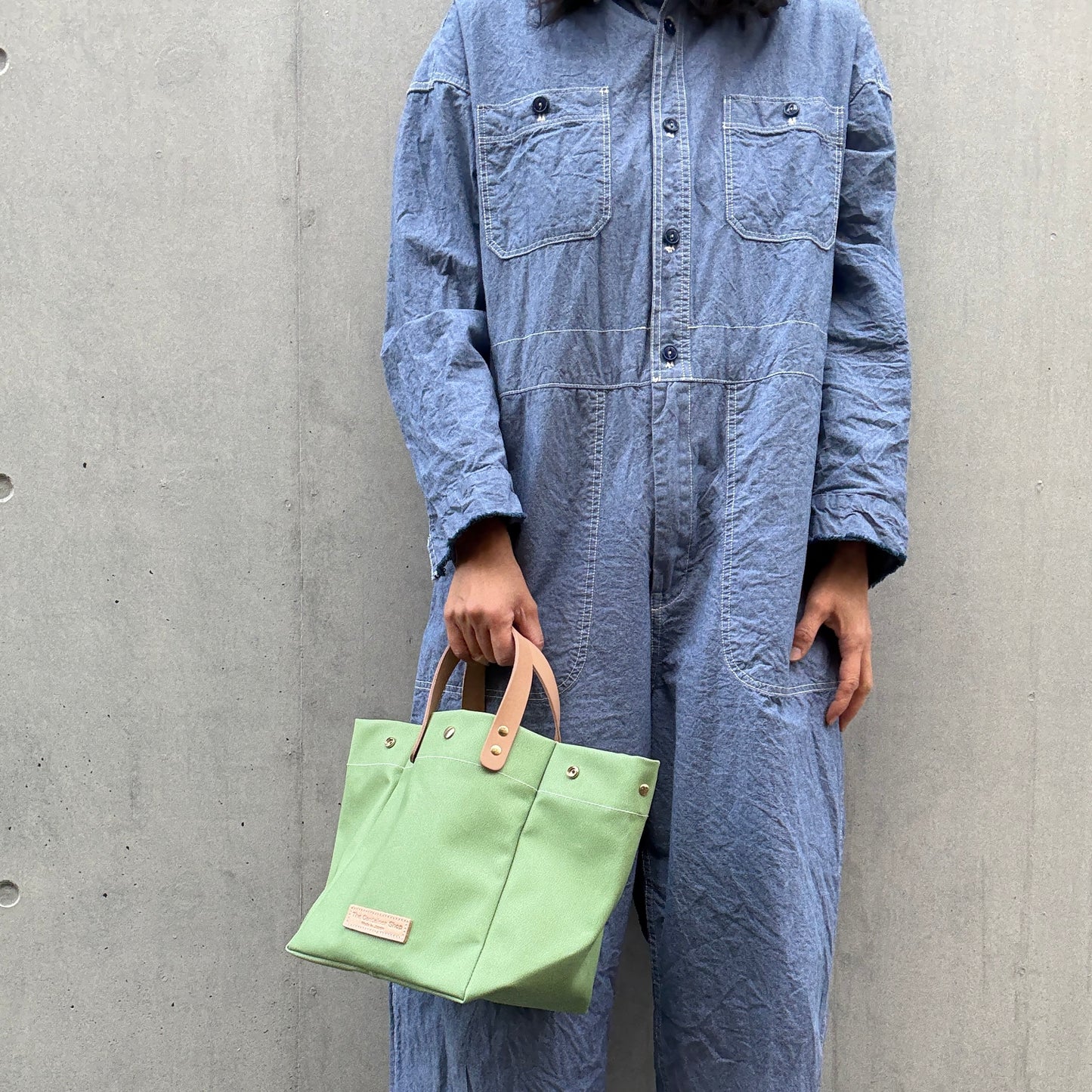 "Lightweight and easy to wipe" Coated PVC (SQ) MILK TEA