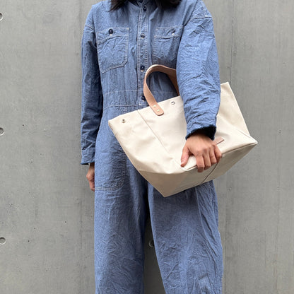 「軽くて拭ける」Coated PVC（SQL）IVORY