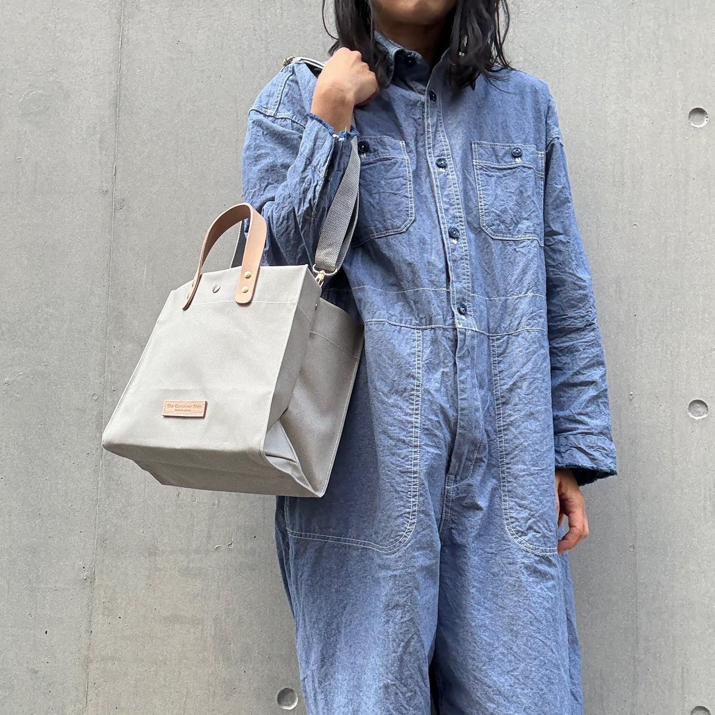 「軽くて拭ける」Coated PVC（レクタングルM） SILVER GREY