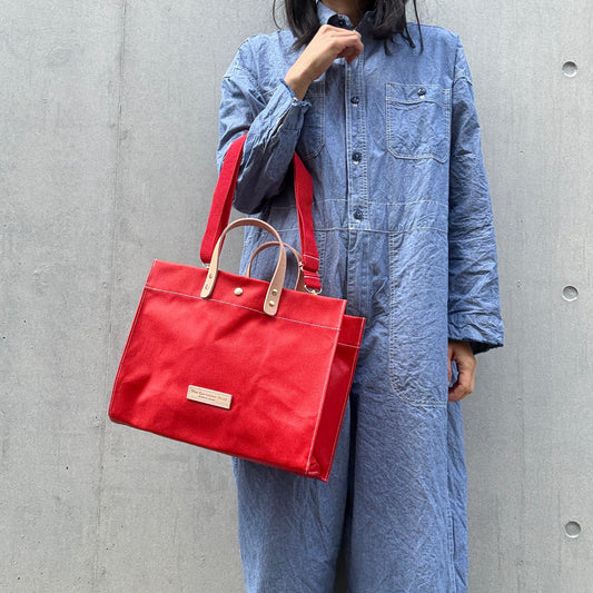 「軽くて拭ける」Coated PVC（レクタングルL）SCARLET