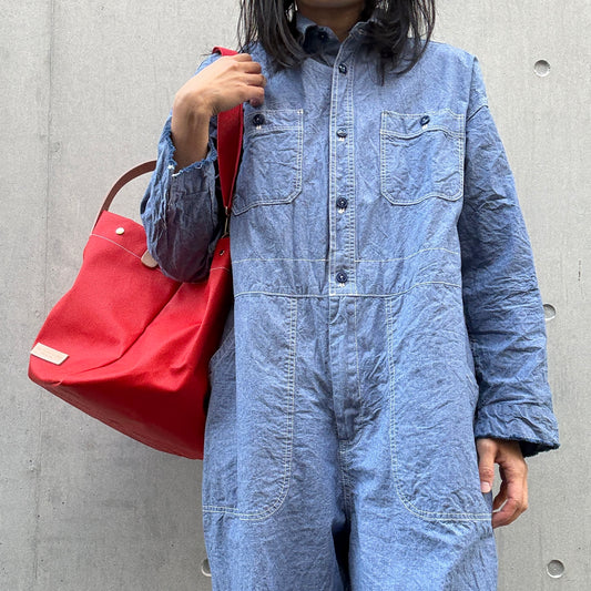 「軽くて拭ける」Coated PVC（SQL）SCARLET