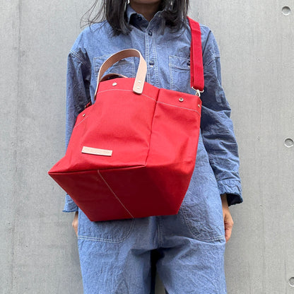 「軽くて拭ける」Coated PVC（SQL）SCARLET