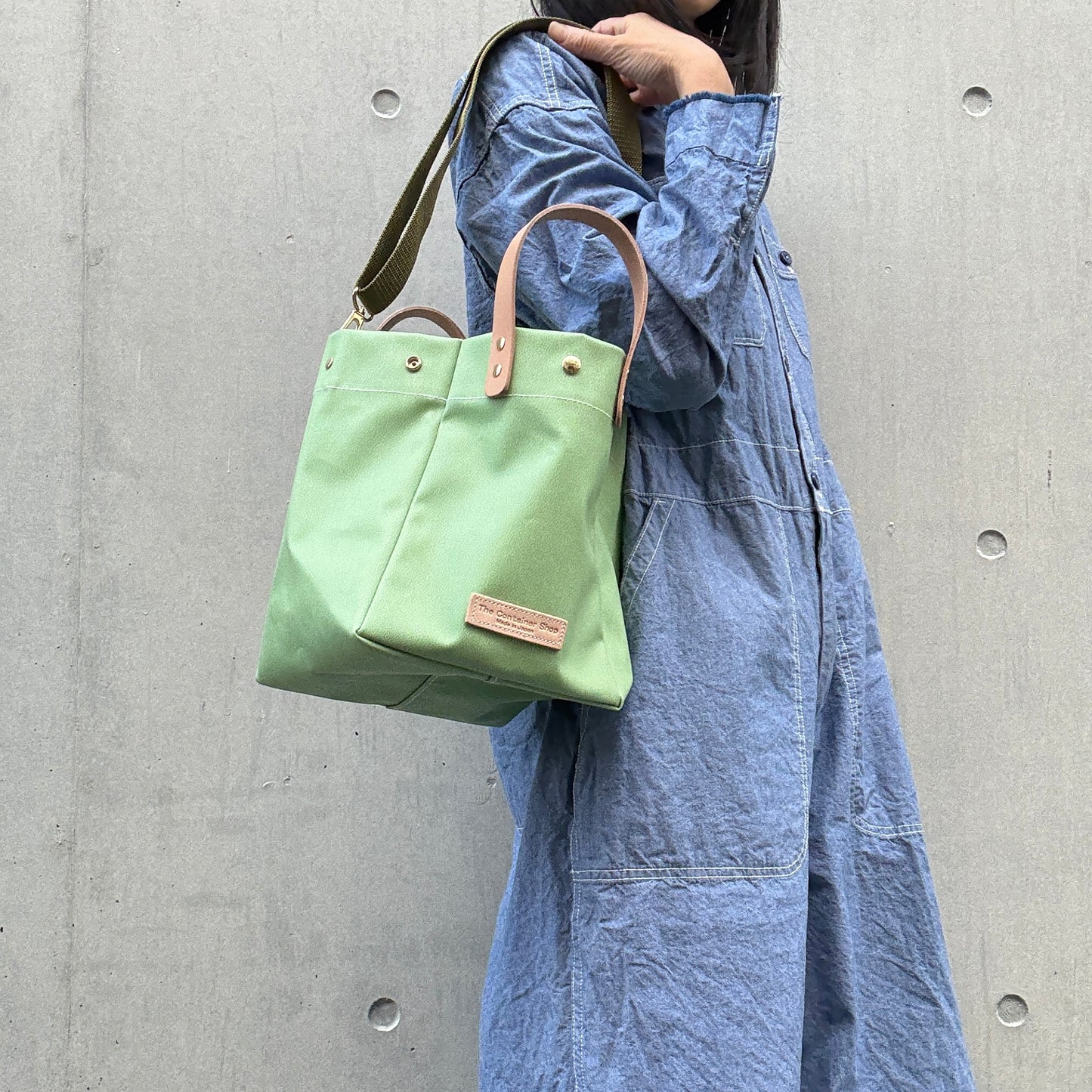 「軽くて拭ける」Coated PVC（SQL）PEAGREEN