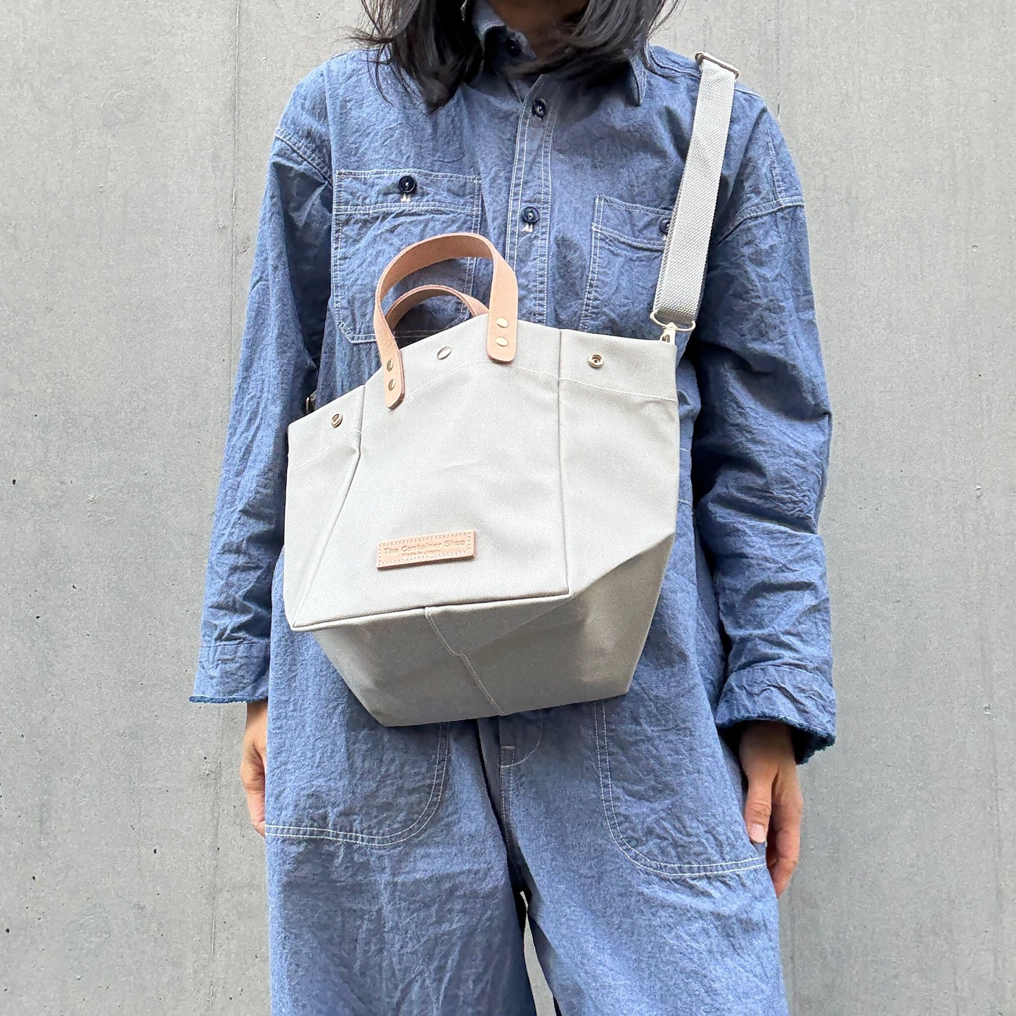 "Lightweight and easy to wipe" Coated PVC (SQ) SILVER GREY