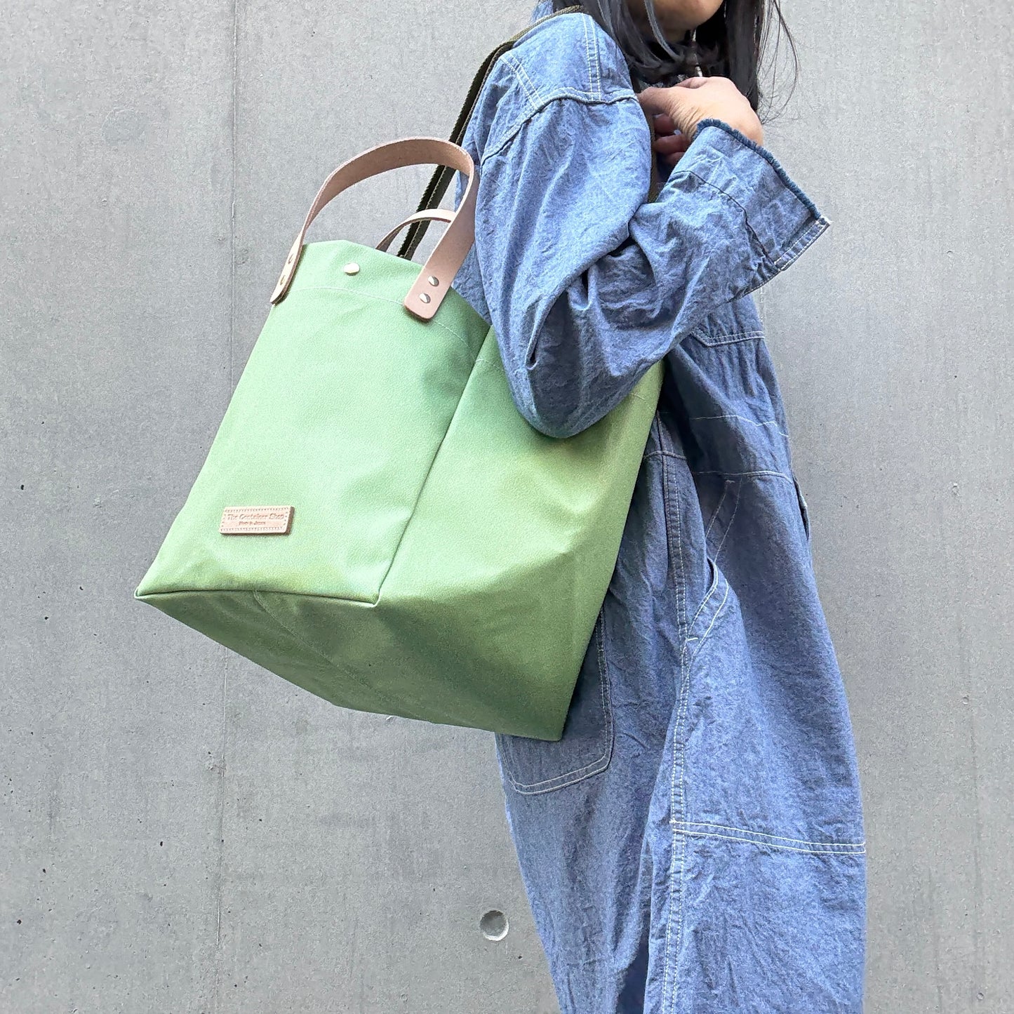 「軽くて拭ける」Coated PVC（SQL）PEAGREEN