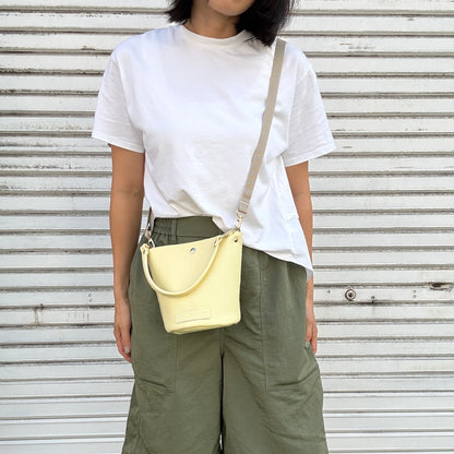 10月中旬発送🚚＜受注販売スタート＞Cow Leather（肩がけできるワンショルダー）CREAM YELLOW