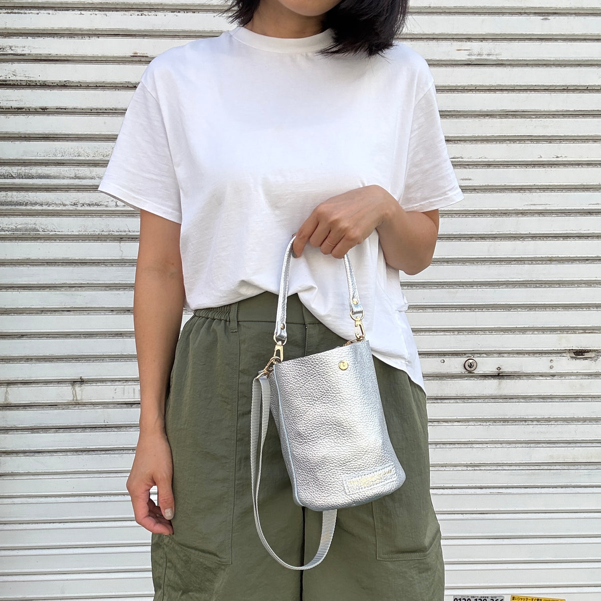 10月中旬発送🚚＜受注販売スタート＞Cow Leather（肩がけできるワンショルダー）METHERIC ARGENTO