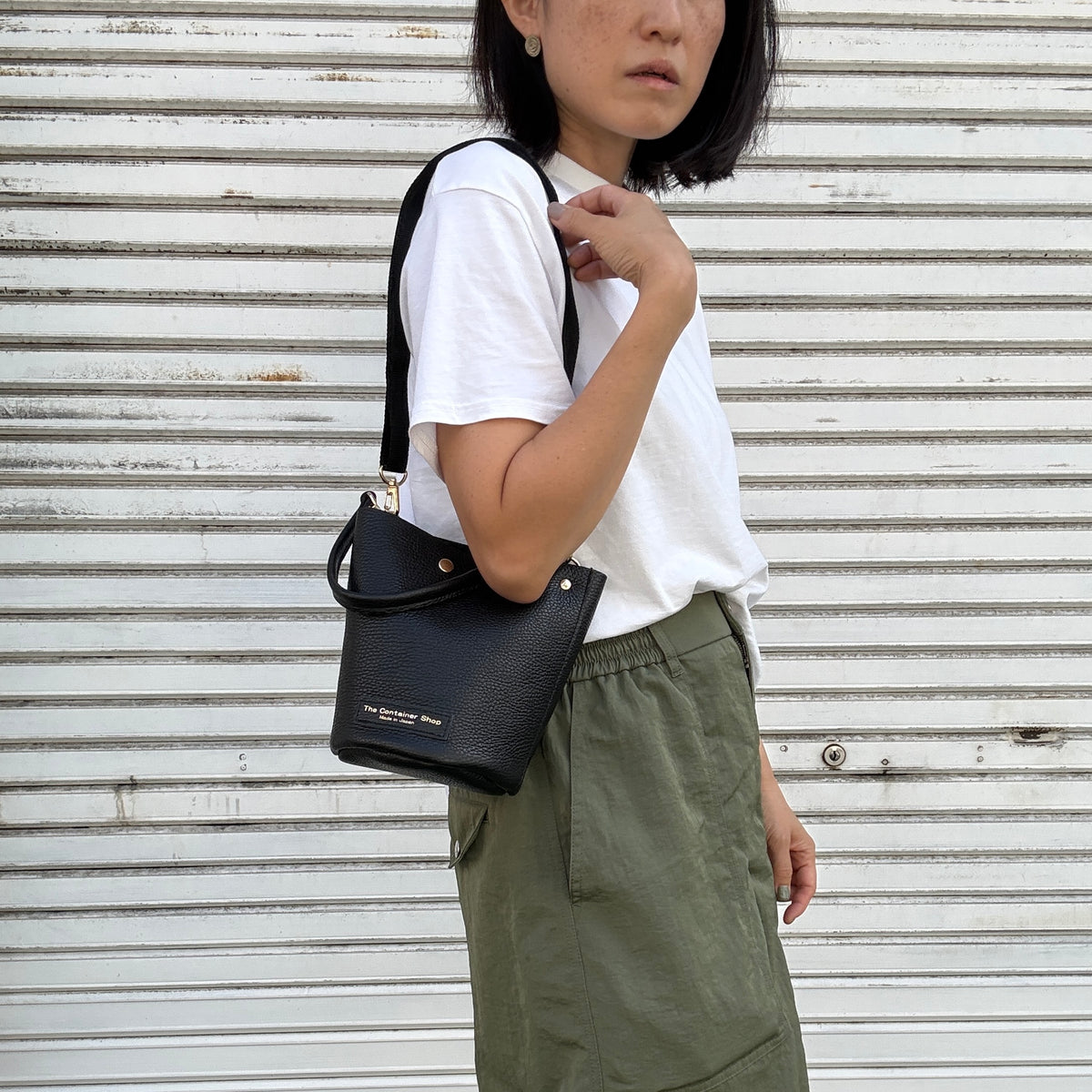*Sales end on June 20th
Cow Leather (One Shoulder) Curry