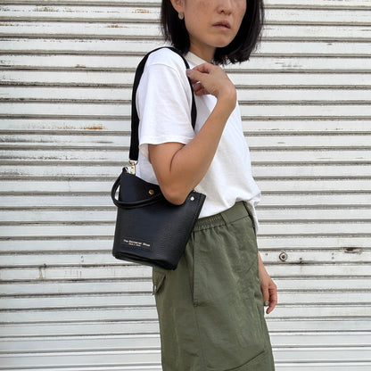 *Sales end on June 20th
Cow Leather (One Shoulder) Curry