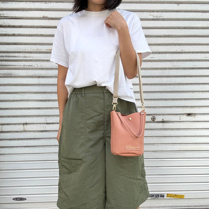 10月中旬発送🚚＜受注販売スタート＞Cow Leather（肩がけできるワンショルダー）FLAMINGO PINK