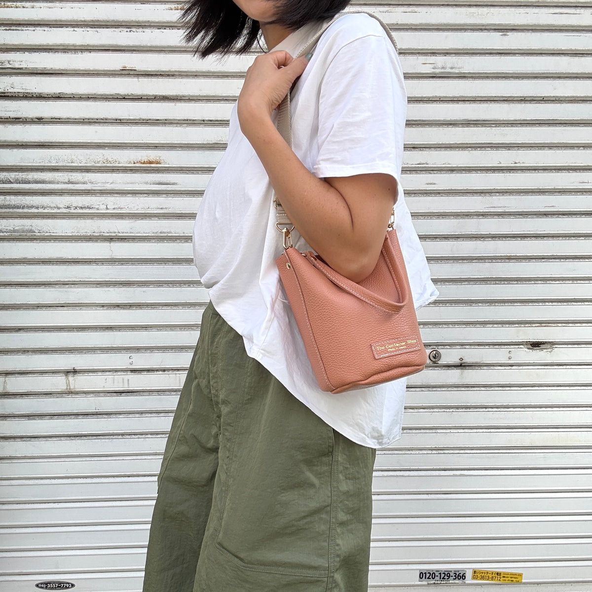 10月中旬発送🚚＜受注販売スタート＞Cow Leather（肩がけできるワンショルダー）FLAMINGO PINK