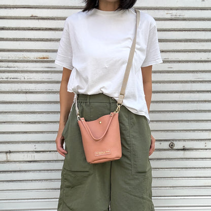 10月中旬発送🚚＜受注販売スタート＞Cow Leather（肩がけできるワンショルダー）FLAMINGO PINK