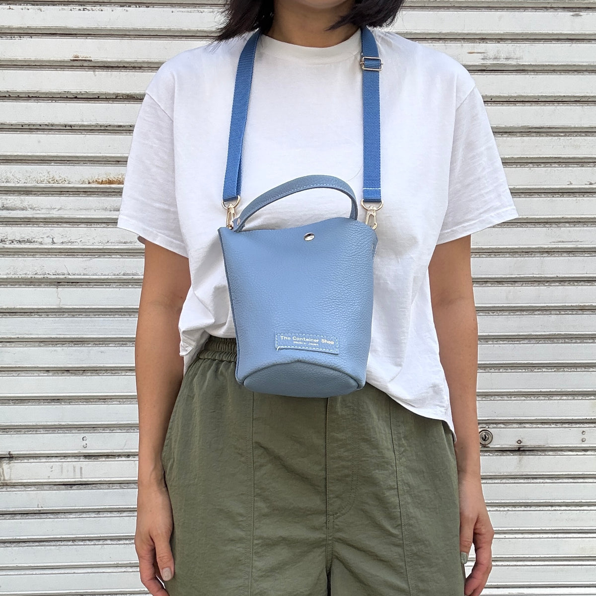10月中旬発送🚚＜受注販売スタート＞Cow Leather（肩がけできるワンショルダー）WATER FALL