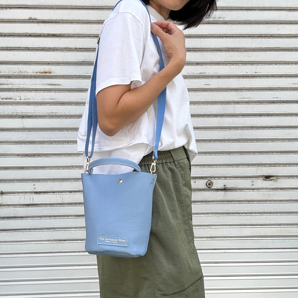 10月中旬発送🚚＜受注販売スタート＞Cow Leather（肩がけできるワンショルダー）WATER FALL
