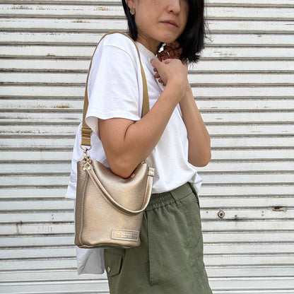 10月中旬発送🚚＜受注販売スタート＞Cow Leather（肩がけできるワンショルダー）METHERIC ORO