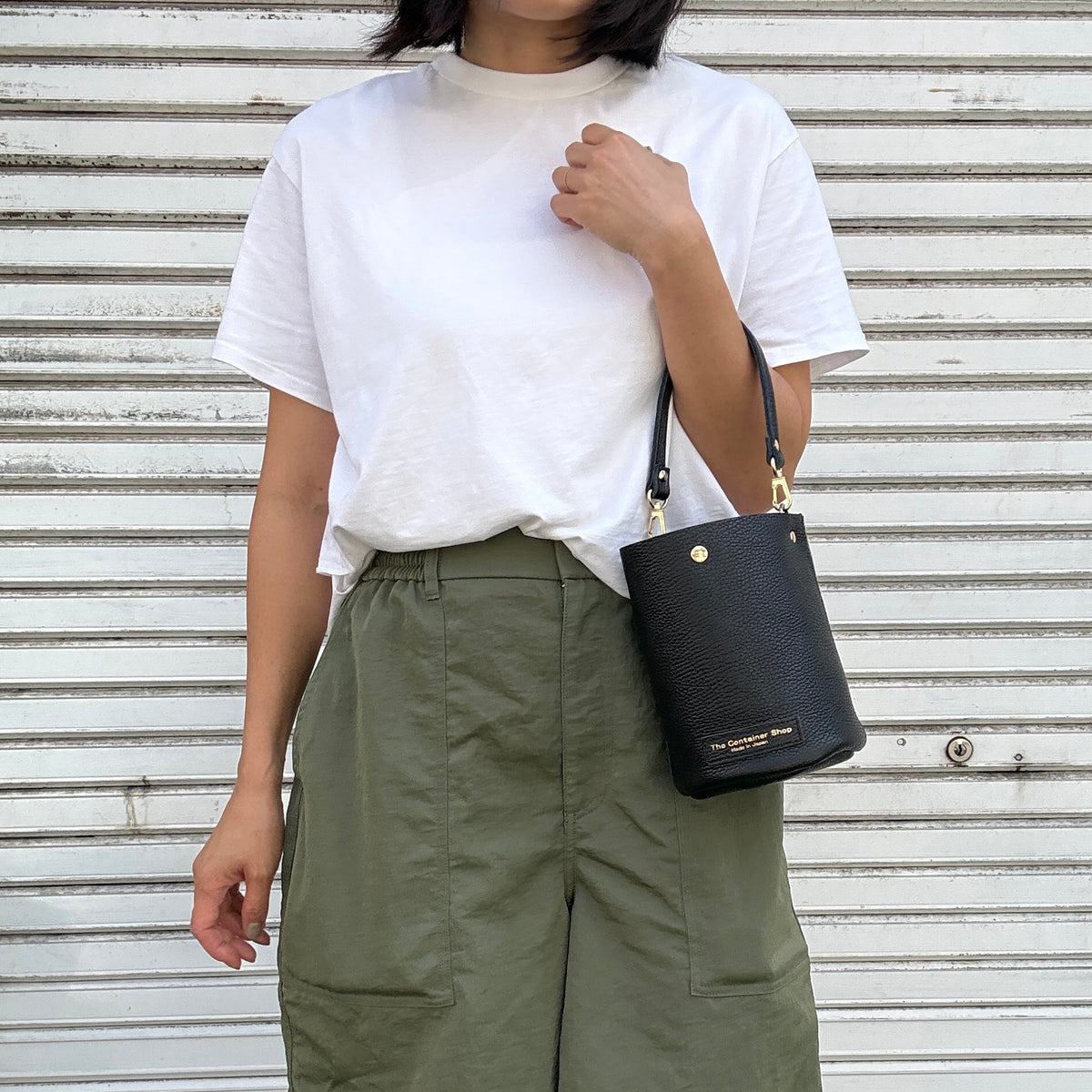 *Sales end on June 20th
Cow Leather (One Shoulder) Curry