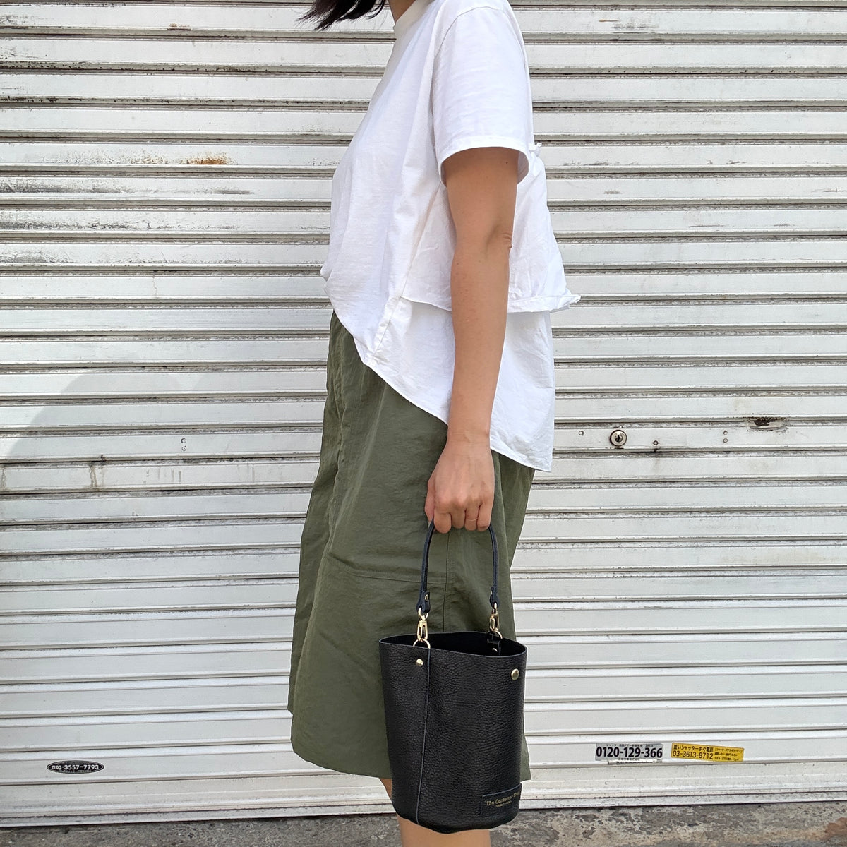 *Sales end on June 20th
Cow Leather (One Shoulder) Curry