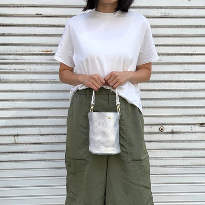 10月中旬発送🚚＜受注販売スタート＞Cow Leather（肩がけできるワンショルダー）METHERIC ARGENTO