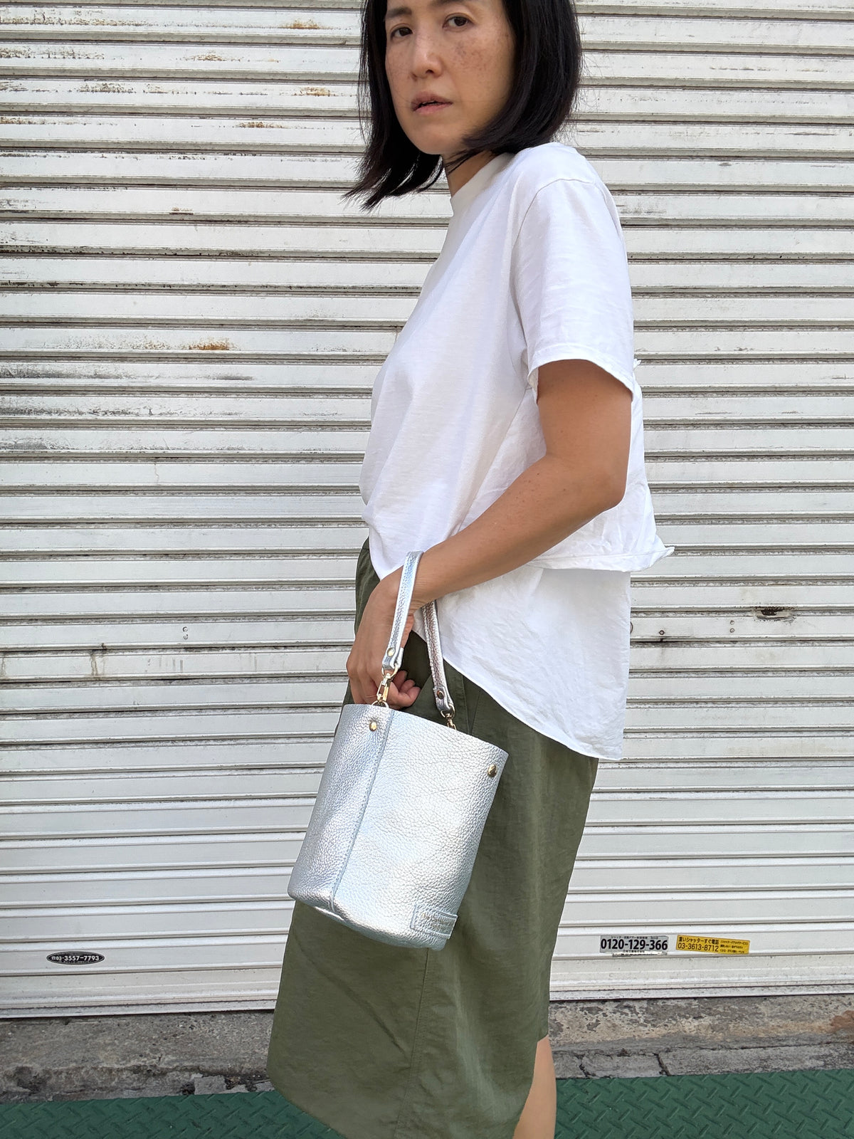 10月中旬発送🚚＜受注販売スタート＞Cow Leather（肩がけできるワンショルダー）METHERIC ARGENTO