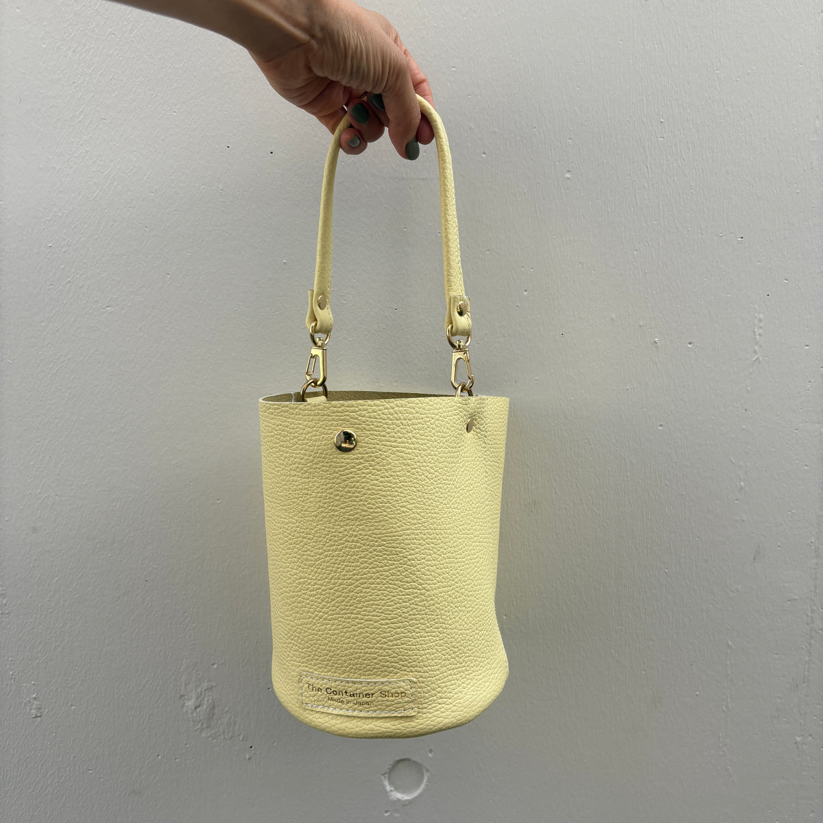 10月中旬発送🚚＜受注販売スタート＞Cow Leather（肩がけできるワンショルダー）CREAM YELLOW