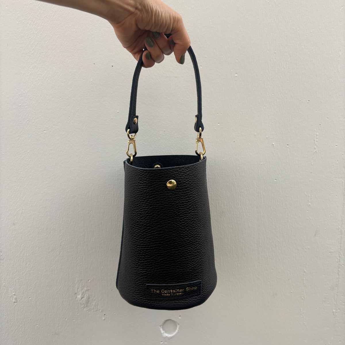 *Sales end on June 20th
Cow Leather (One Shoulder) Curry