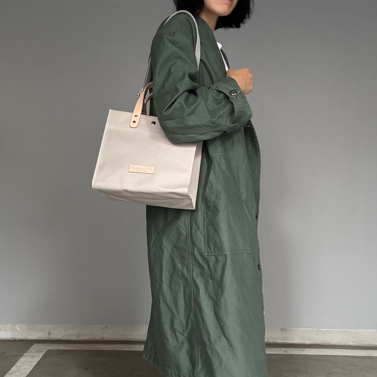 「軽くて拭ける」Coated PVC（レクタングルM）Silver Grey