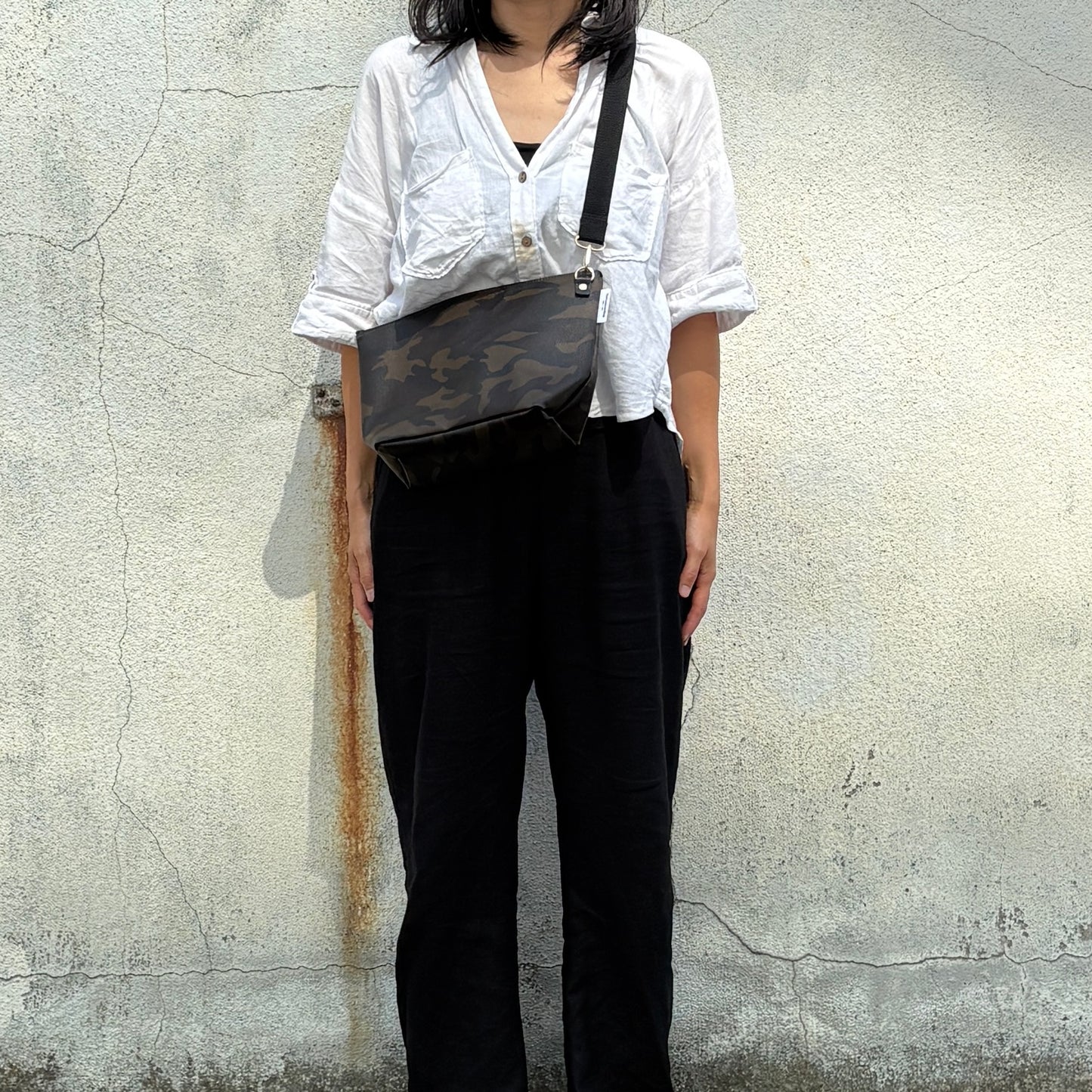 「軽くて拭ける」Coated PVC（POCHETTE M) Camouflage