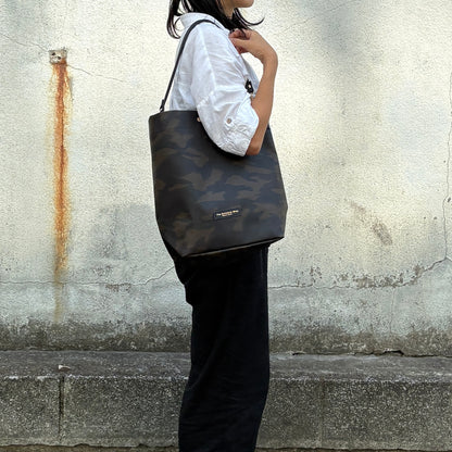 「軽くて拭ける」Coated PVC Camouflage（Shoulder BAG)