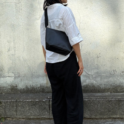 「軽くて拭ける」Coated PVC（POCHETTE M) Camouflage